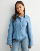 Neo Noir - Sininen - Rosa D Shirt