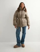 Nelly - Ruskea - Volume Precious Puffer Jacket