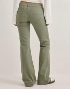 Nelly - Vihreä - Super Low Heart Pocket Bootcut Jeans