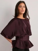 Neo Noir - Punainen - Annegret Heavy Sateen Blouse