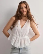 Nelly - Valkoinen - Effortless Lace Top
