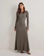 Nelly - Ruskea - Knit Maxi Dress