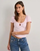 Nelly - Vaaleanpunainen - Rouched Keyhole Tee