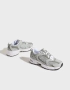 New Balance - Harmaa - MR530
