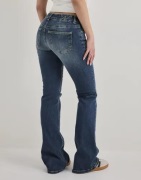 Nelly - Sininen - Super Low Waist Bootcut Jeans