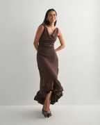 Malina - Ruskea - Alia Cowl Neck Ruffled Maxi dress
