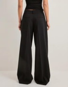 Nelly - Musta - Mid Waist Wide Suit Pants