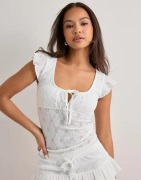 Nelly - Valkoinen - Broderie Anglais Top