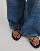 Nelly - Musta - Thin Strap Sandal