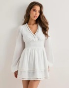 Nelly - Valkoinen - Fine Little Flounce Dress