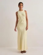Neo Noir - Keltainen - Celinie Heavy Sateen Dress