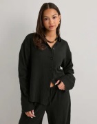 Nelly - Musta - Easy Breeze Shirt