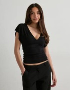 Nelly - Musta - Soft Plunge Top