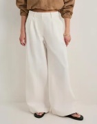 Nelly - Valkoinen - Relaxed Strap Pants