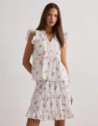 Pieces - Kukallinen - Pcemma Hw Short Skirt Wvn Noos Bc