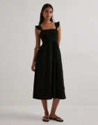 Pieces - Musta - Pcluna Smock Strap Dress Sa Bc