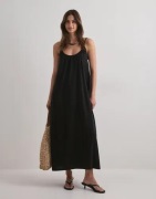 Vero Moda - Musta - Vmluna Singlet Ankle Dress Noos