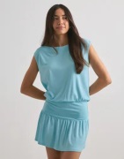 Nelly - Sininen - Soft Shoulder Mini Dress